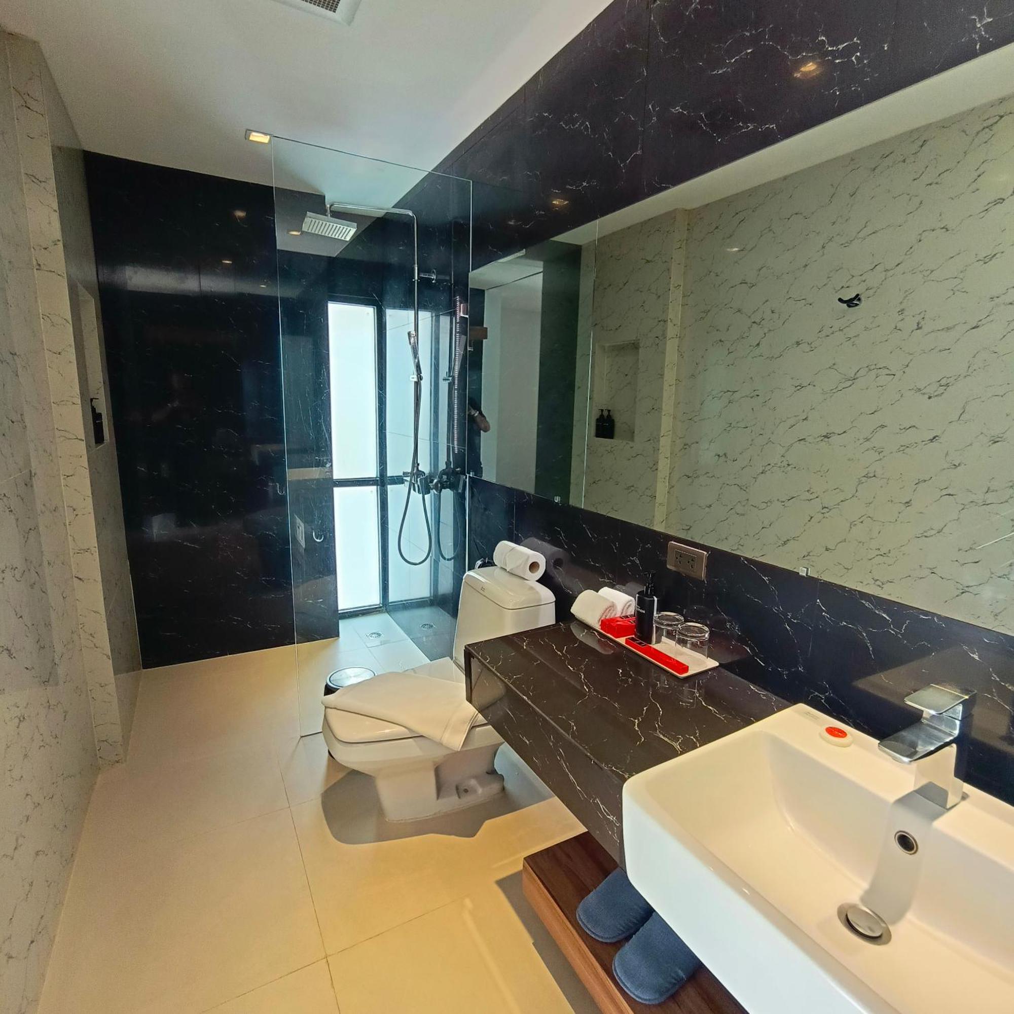 Uno Express Hotel Bangkok Kültér fotó